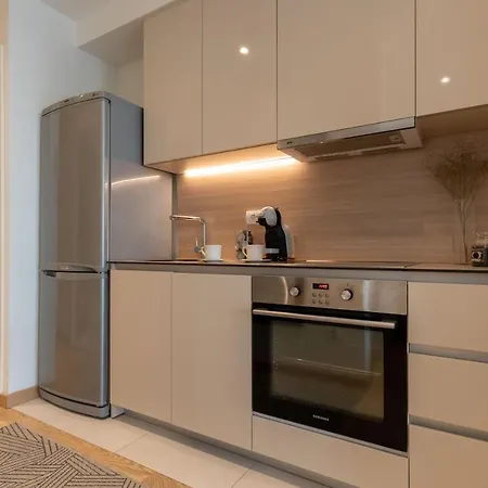 Lovely - Waterfront - Free Parking Apartman *