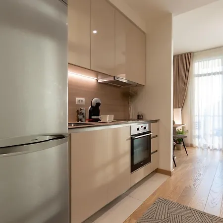 Lovely - Waterfront - Free Parking Apartman