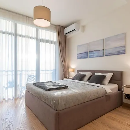 Lovely - Waterfront - Free Parking Apartament *